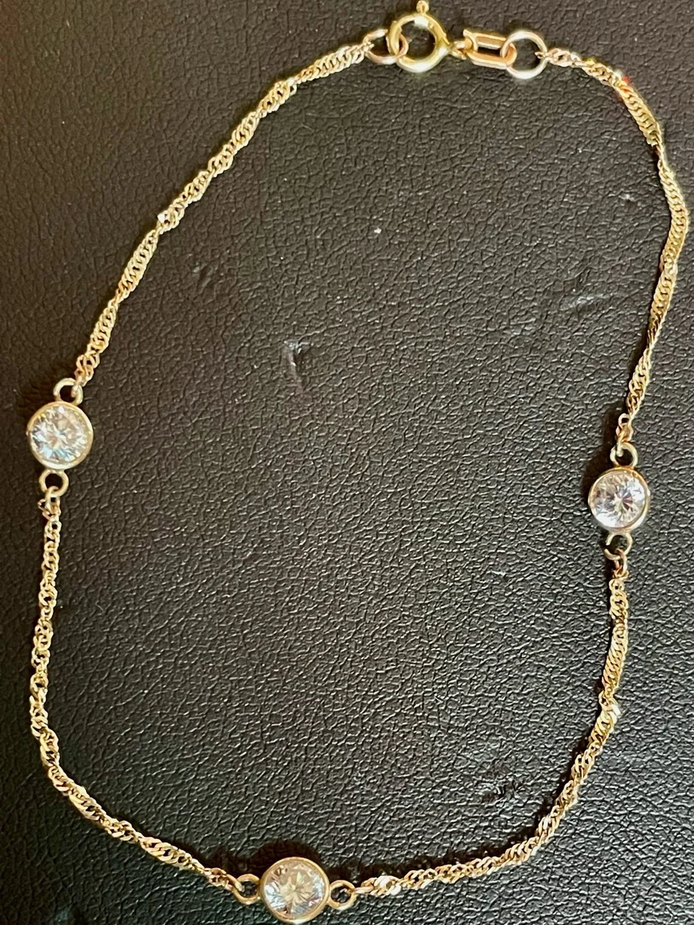 10KT Stamped YellowGOLD Bracelet with 3 CZ stones. Very Pretty. 1.08 grams. - Picture 11 of 14